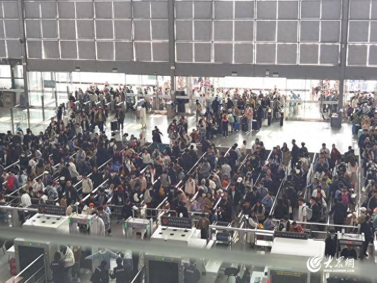 青岛“五一”假期对外交通运输总量218.44万人次_同比增长_旅游_客运