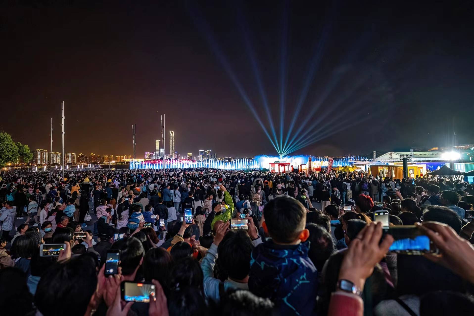 “这是来了有一亿人吧”五一假期：1020.91万人次打卡苏州_活动_游客_古镇