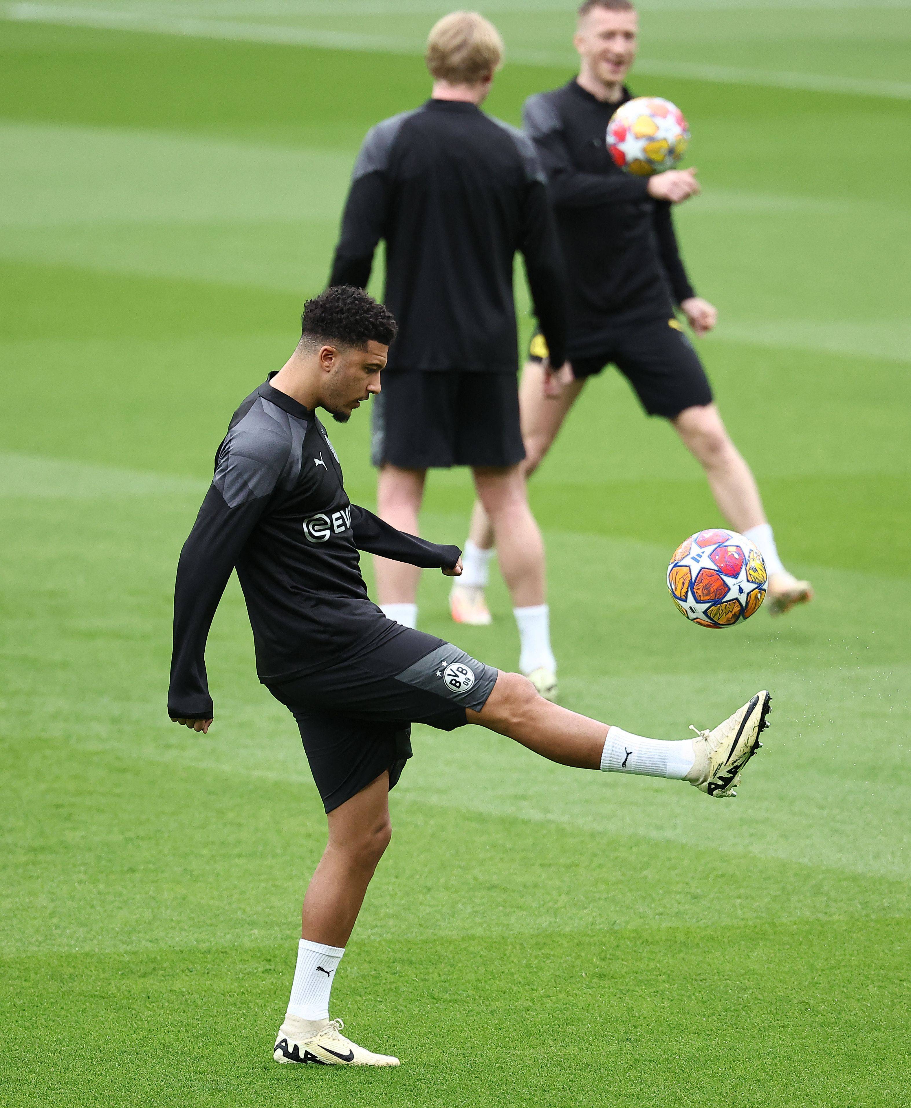 足球——欧冠:多特蒙德赛前备战