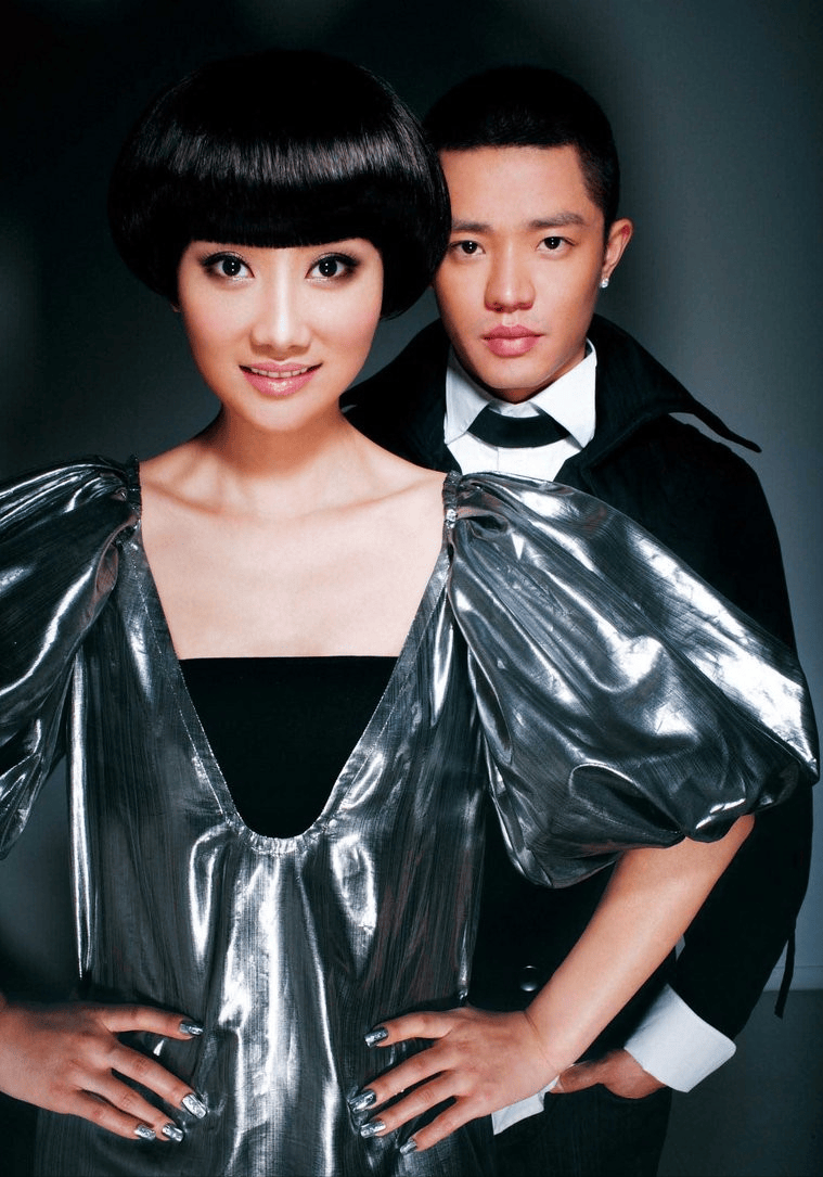 "凤凰传奇"越来越辉煌背后,是鲜为人知的"买"玲花"赠"曾毅_组合_生活