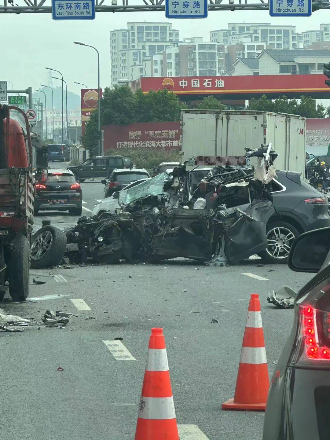 绵阳大货车出车祸图片