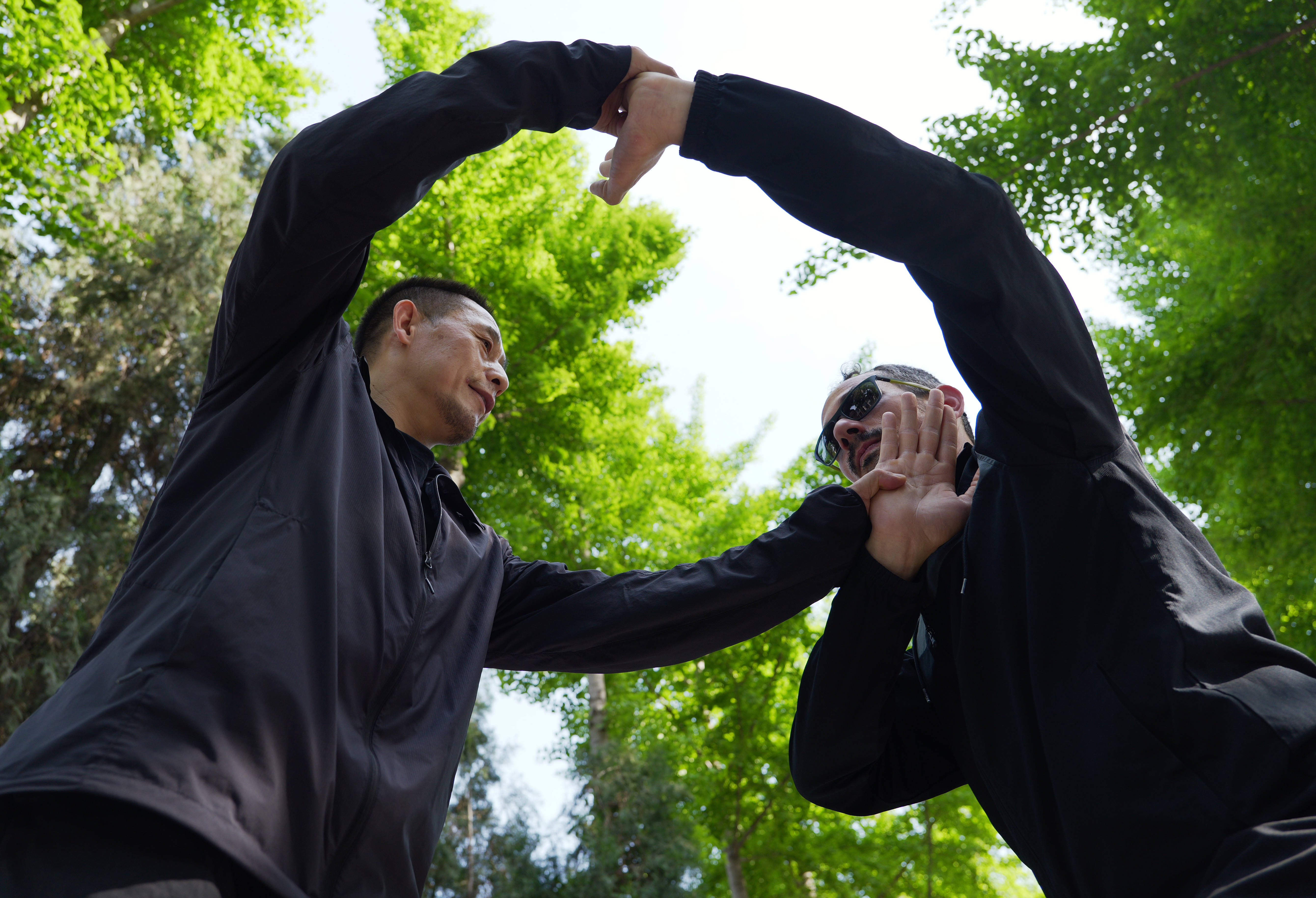 他们的领队是来自法国波尔多的陈少拳.今年44岁的他练习太极