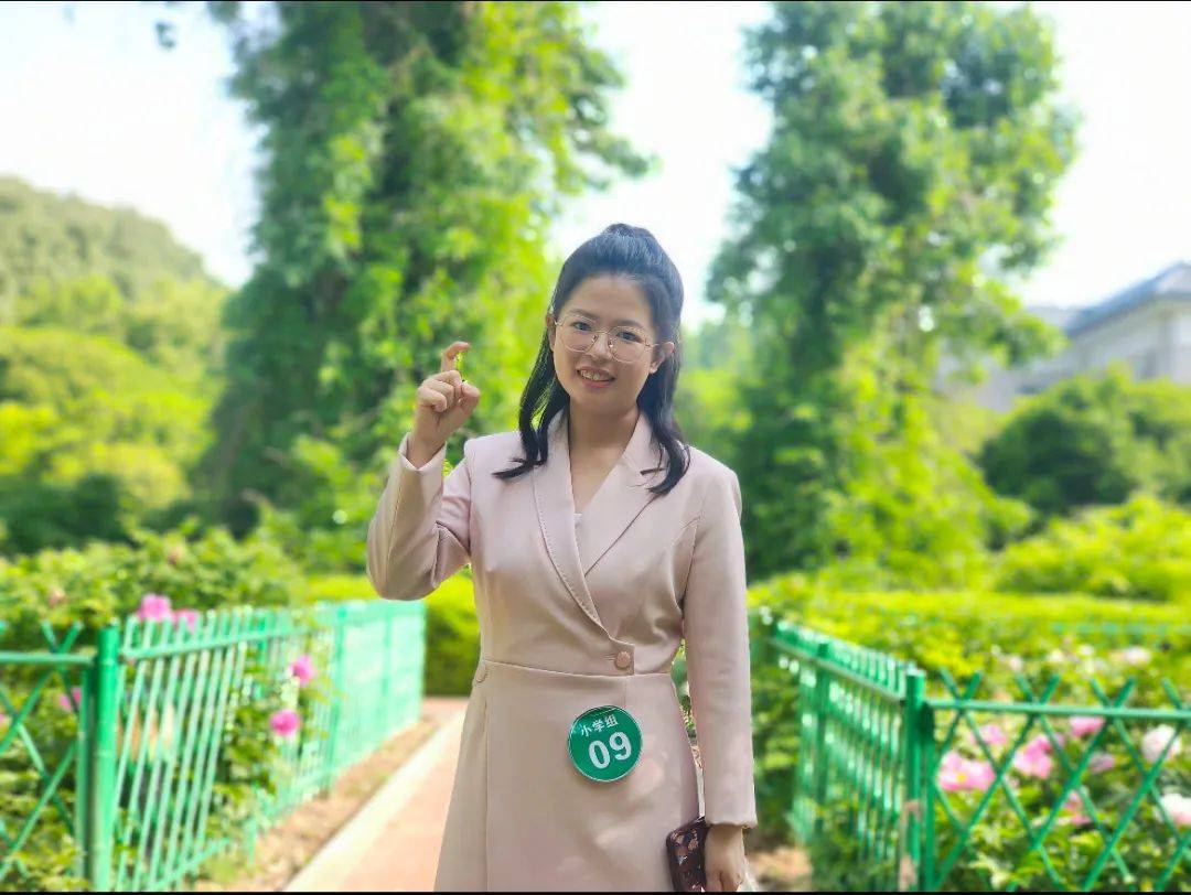 赵冉,中共党员,河南省优秀班主任,濮阳市骨干教师,濮阳市开德小学语文