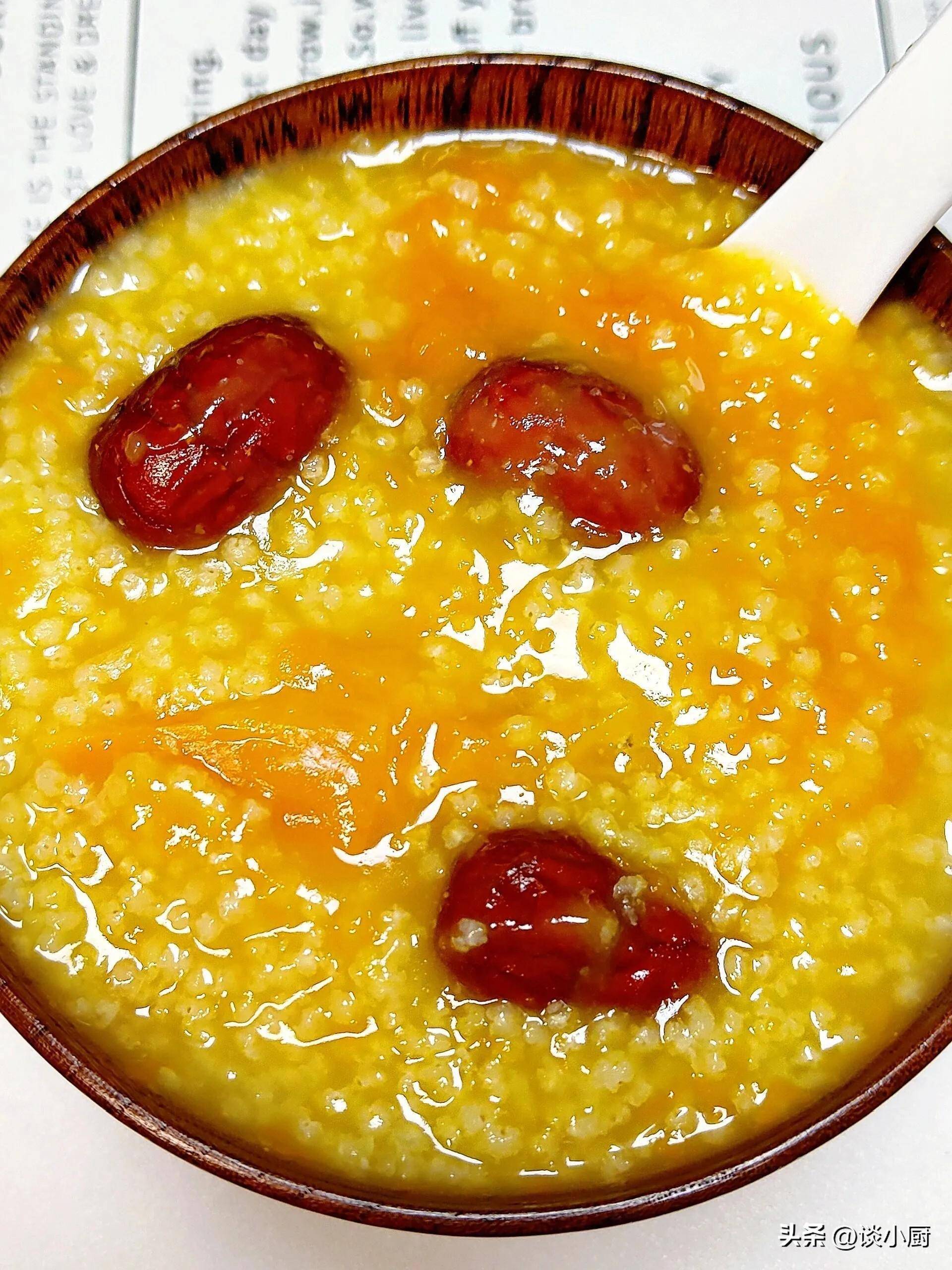 6.南瓜小米粥5.芹菜炒牛肉4.番茄肉片汤3.酒酿红豆丸子2.红糖姜枣茶1.