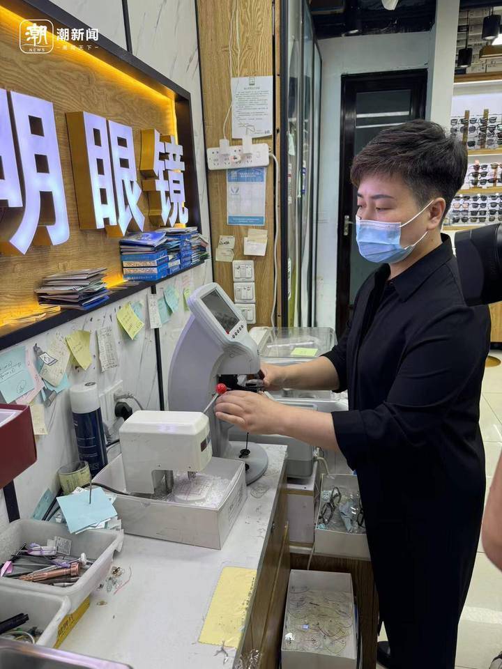 眼镜店的验光仪准不准?验光师操作是否规范?