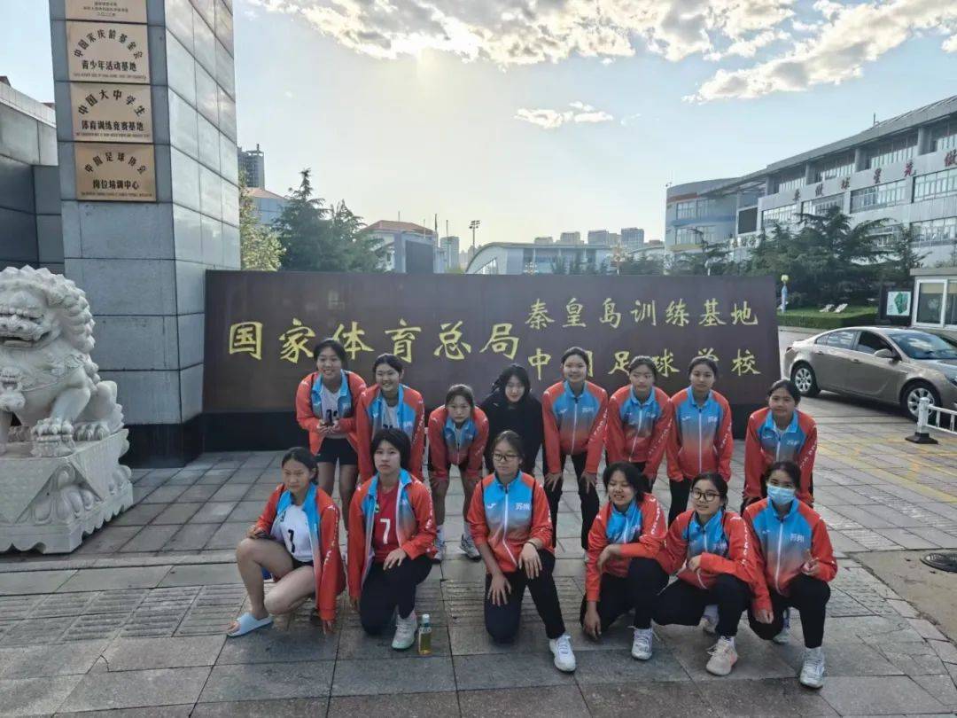 更激发了广大中学生参与体育运动的热情苏州市体育运动学校校长薛蓉说