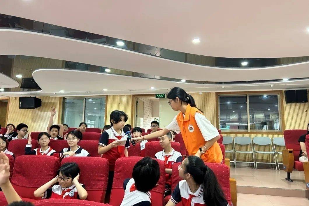 课震撼来袭,全校师生共筑禁毒防线——记里水中心小学禁毒教育活动