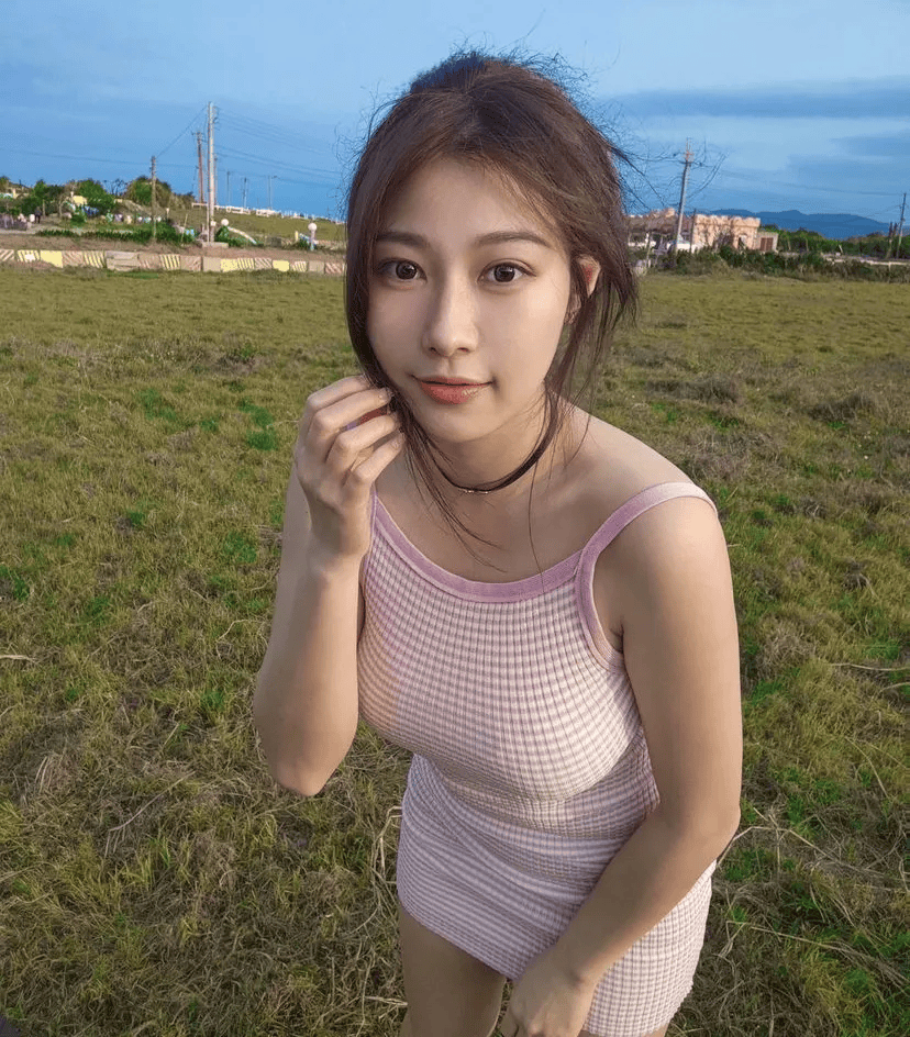 顶级腰臀比!国产嫩模太润了