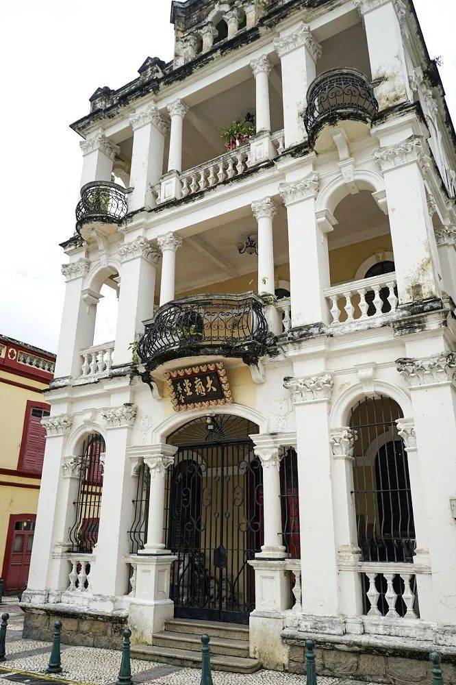 【便条食客】一道"传送门",从闹市穿越到惬意的咖啡空间