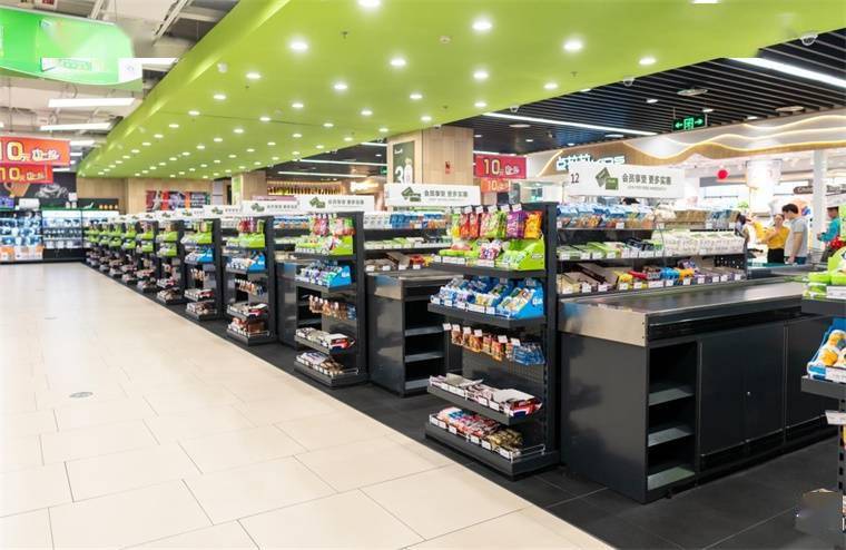 永辉超市董事长"拜师"于东来,单日市值暴涨22亿元,网友调侃:"这就是