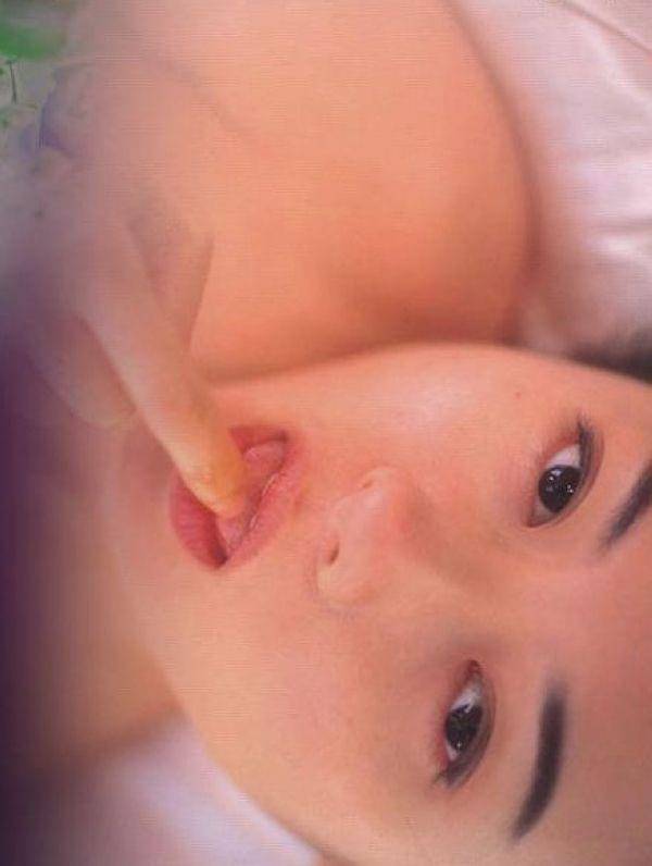 盘点回归香港色情娱乐十大女星情色三级片的经典巨作