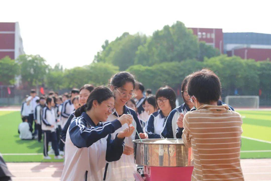 感受科技魅力,点燃科学梦想——北京四中顺义分校举办首届校园科技节