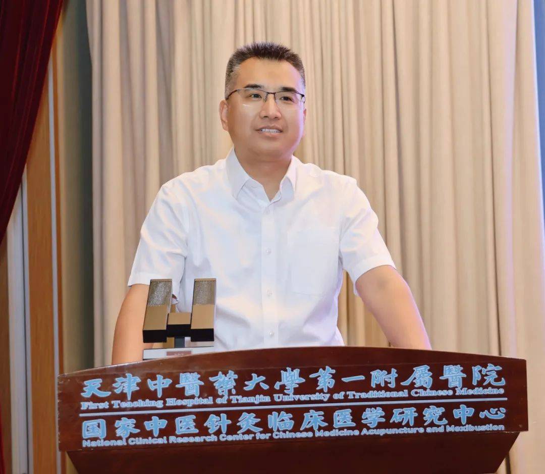 党委副书记,副院长张志国向全院护理同仁致节日贺词,向为医院四次腾飞