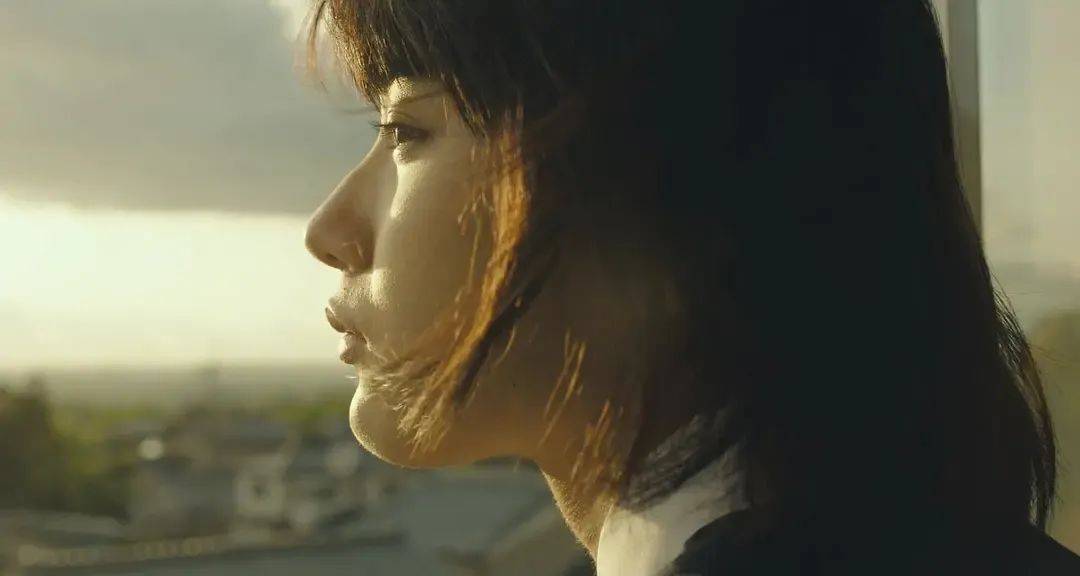 东亚母亲的「生」之痛,被她写了出来_栗原_原生家庭_孩子