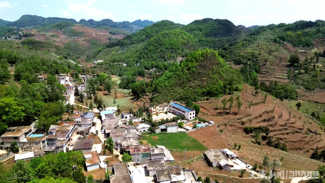 黔西市金兰镇慕栗村驻村第一书记赵治毅:振兴路上"领跑员" 群众心中"