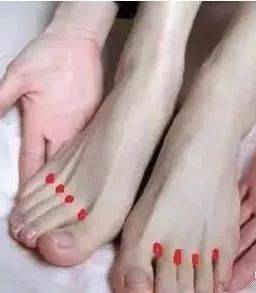 让女人饱受折磨的甲状腺结节!揉一下这里竟然能治疗