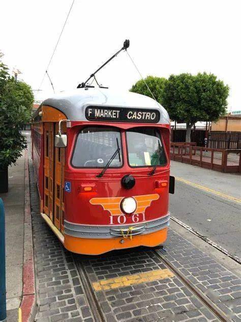 美国港口城市旧金山的传统有轨电车