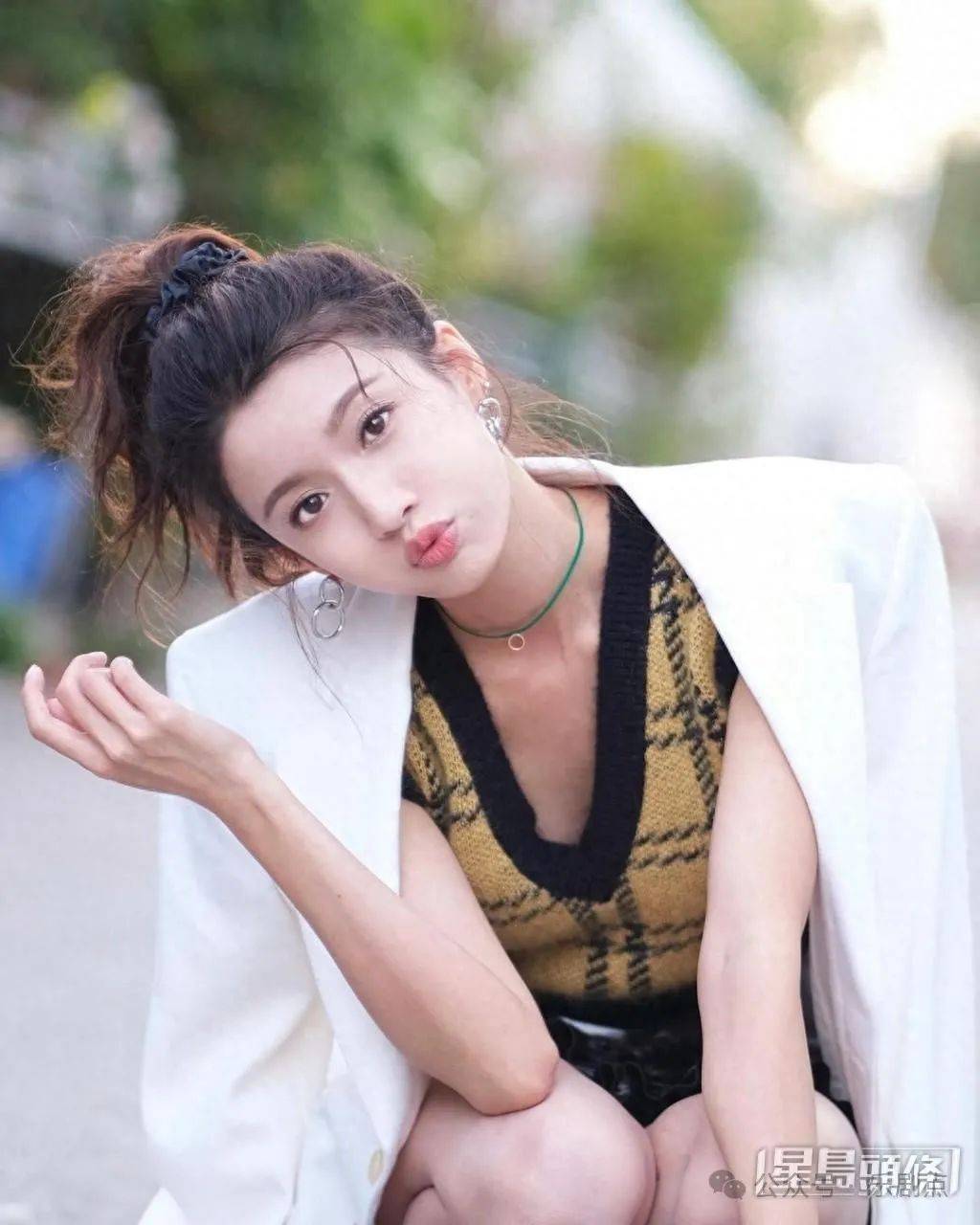 演戏",短短数小时更超过6000人赞好,可见内地香港两地观众缘也欠佳