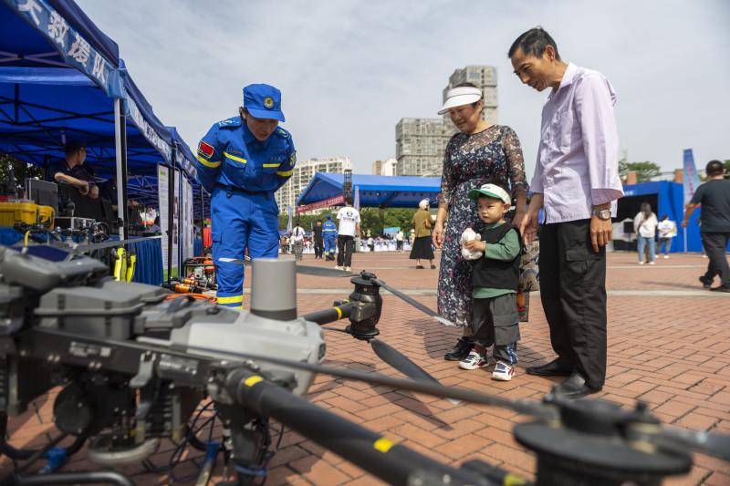 无人机,消防云梯,应急救援演练"硬核"装备齐亮相