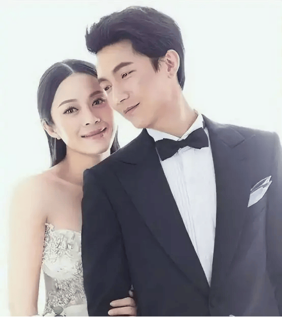 陈楚生全家福被朋友曝光,妻子刘云罕露正面,五官英气美得很高级