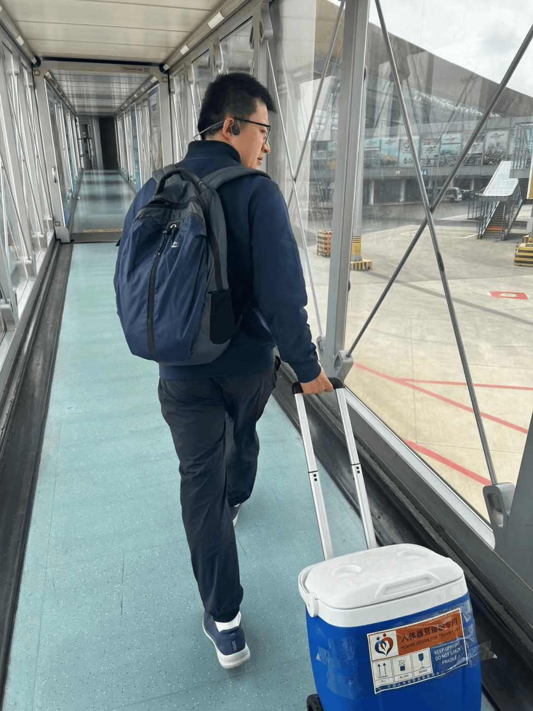 祥鹏航空8l9722航班紧急完成人体捐献器官运输,提前23分钟抵达昆明