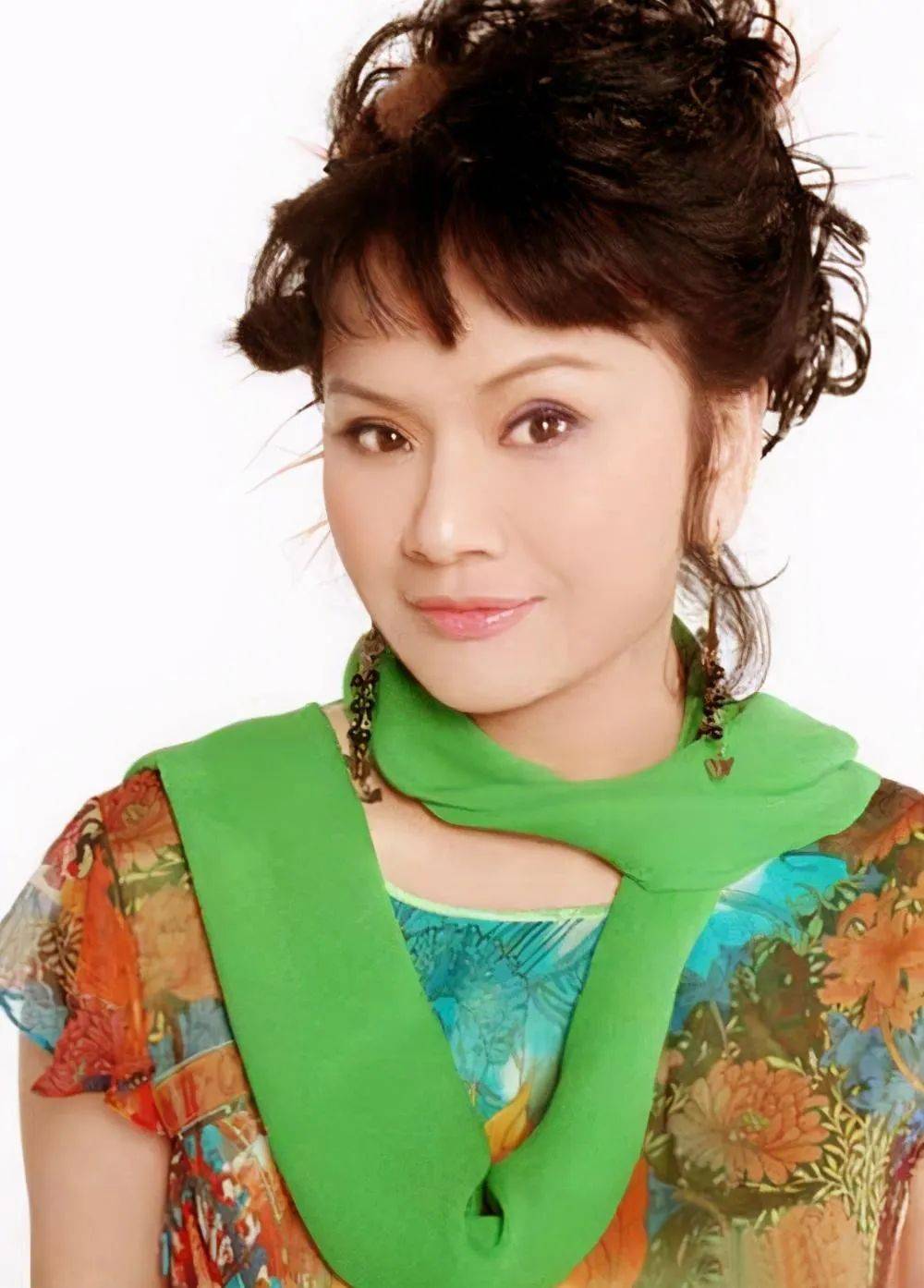 中国"最牛"歌唱家:不听王刚的警告,死活要嫁已婚男,最终落得"遍体鳞伤