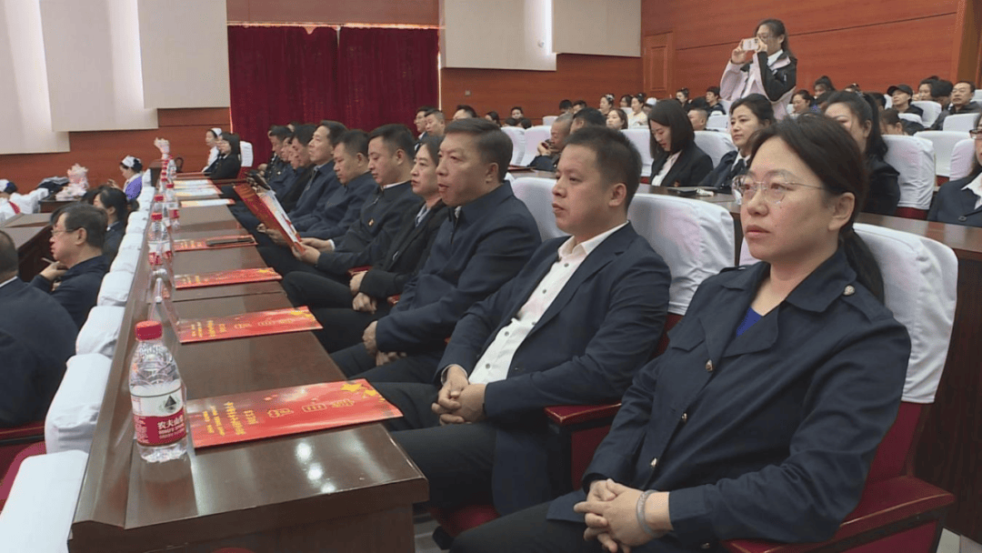 基层动态 |67 讷河市卫生健康局举办第113个国际护士节表彰大会暨