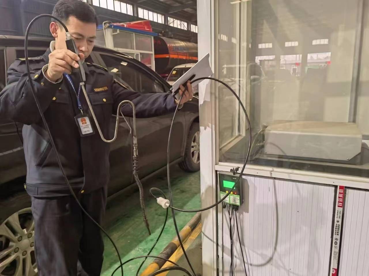 蚌埠查获一起"以车代检"违法行为,71辆车需重检