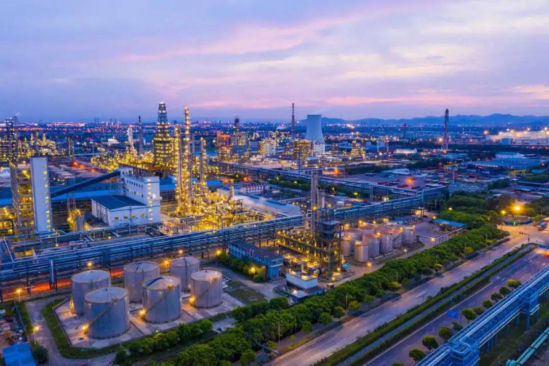 新质生产力走"企"77镇海炼化:现代工业版富春山居图