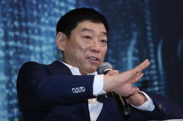 来说,自己做什么不做什么,不是最关键的,他在意的是作为长城的创始人