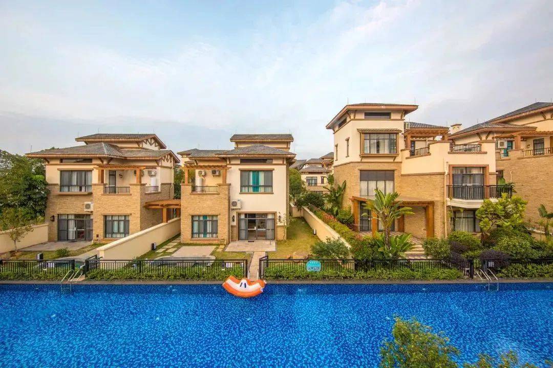 豪住英德宝墩湖温泉豪华别墅房,任泡养生温泉,一价全包