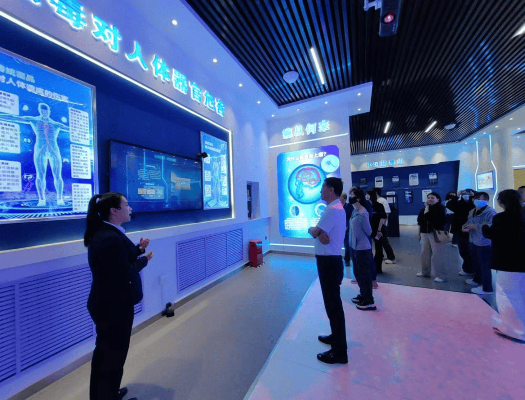 参观禁毒教育基地 增强防范毒品意识