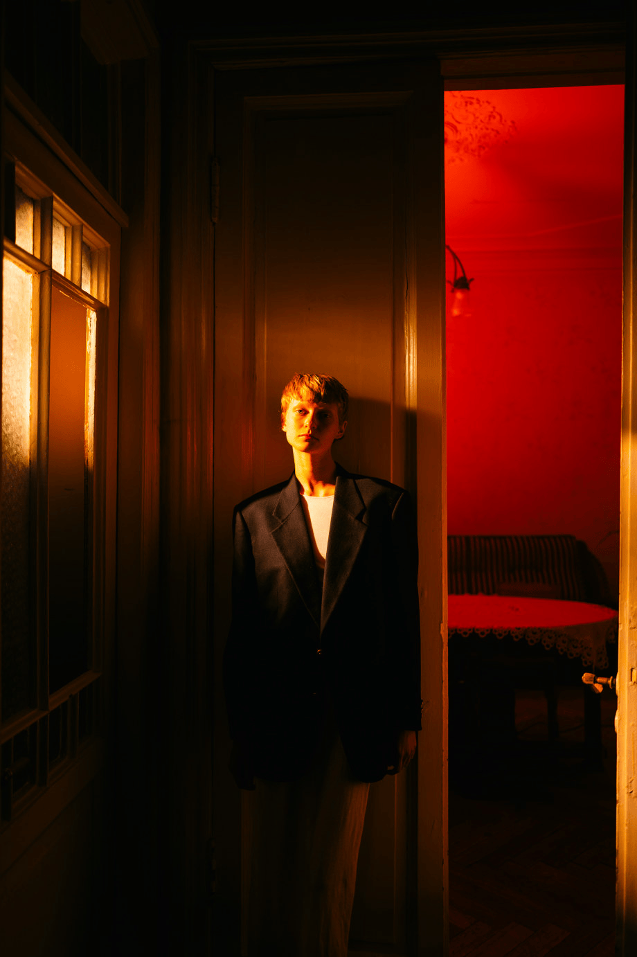 用光影创造氛围 | polina washington人像摄影作品