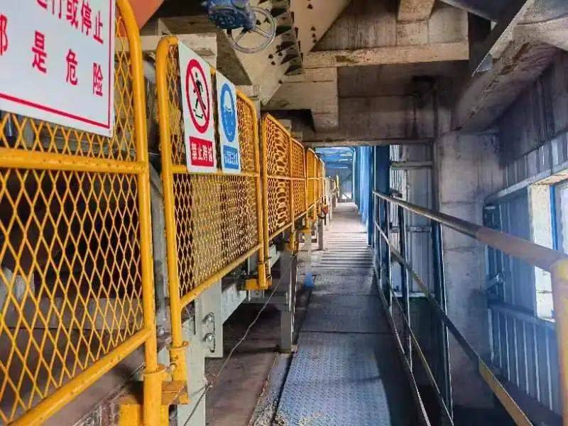 这是首批公司级标准化封闭式皮带通廊!