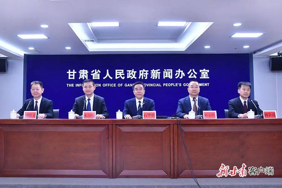 省交通运输厅副厅长,新闻发言人石华雄介绍全省交通运输系统聚焦"四强