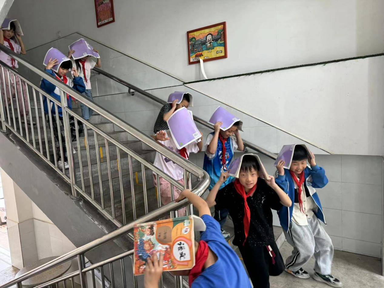 防震常演练,安全记心间 ——灞桥区石佛寺小学防震演练活动