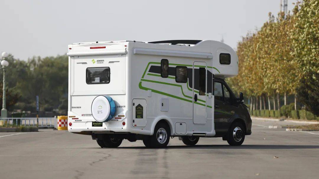 卓美亚高歌双拓展房车 工艺革新 三代人家庭出行体验