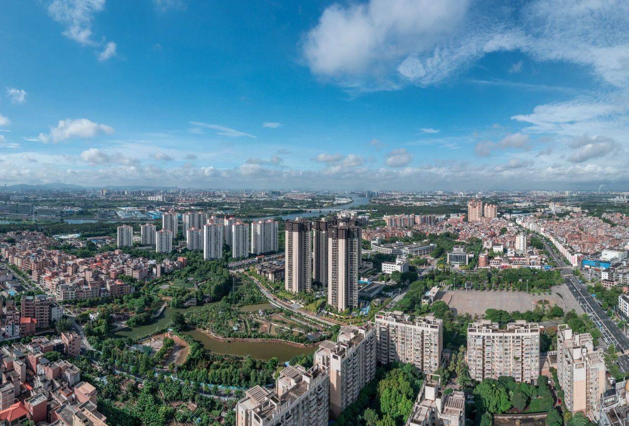 廖庆鑫:今年望牛墩政府工作报告提到,要深入实施乡村振兴,结合寮厦河