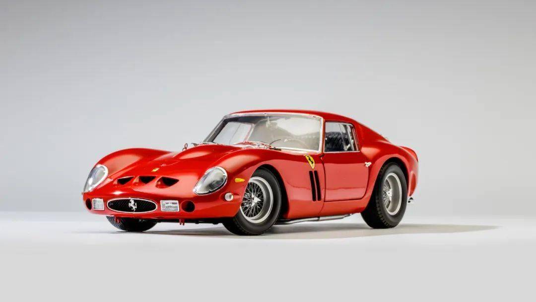 不差的造工,比较合适的价钱,还有线条流畅的外形,还有法拉利的授权,这