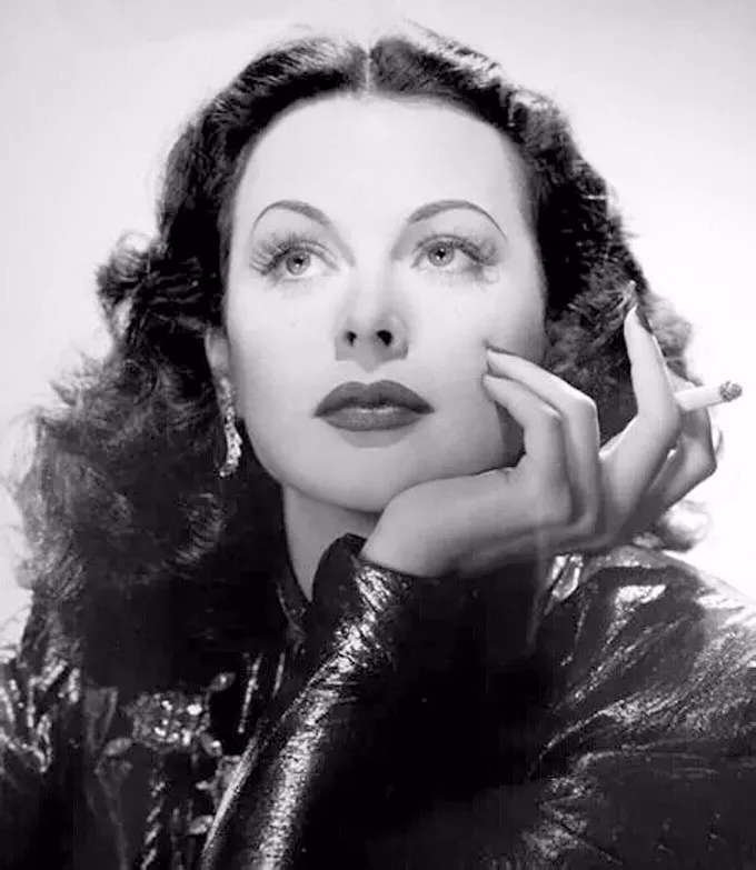 她演了历史上第一部裸戏,被誉为"世界最美的女人"_海蒂·拉玛_美貌