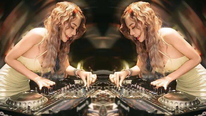 越来越被夜店同化的"party k"