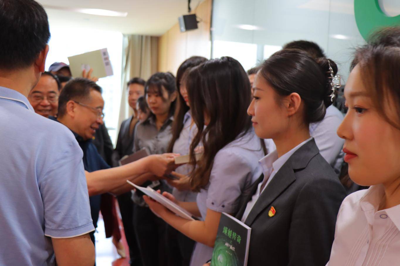 弘扬五四精神 汇聚青春力量---中国人寿西安分公司青