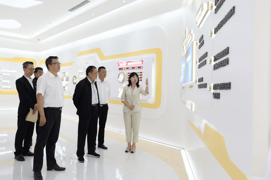 在昆期间,祁腾武一行还先后参观调研了钢构公司杨林总厂,云建绿砼经开