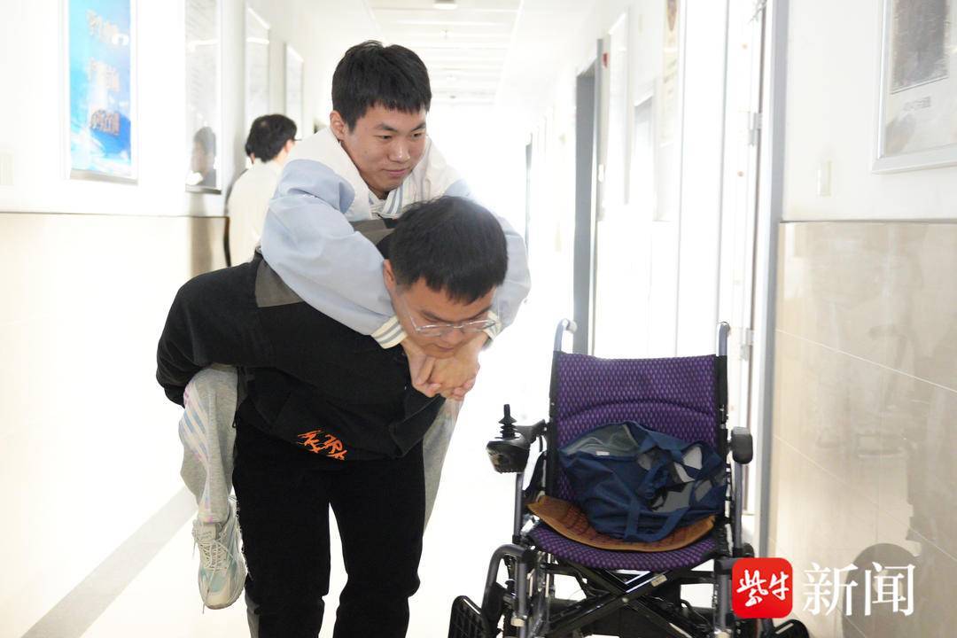 乘风破浪,扬帆远航!江科大"轮椅男孩"陈帆考研上岸