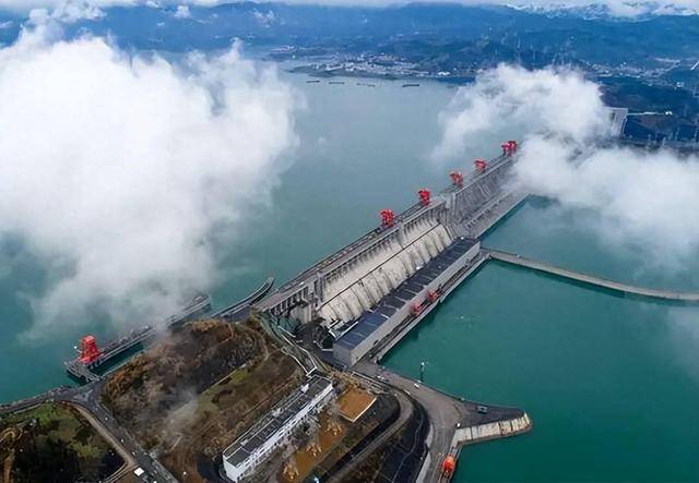 作为世界上最大的水电站之一,三峡大坝以其恢弘的气势和精妙的设计