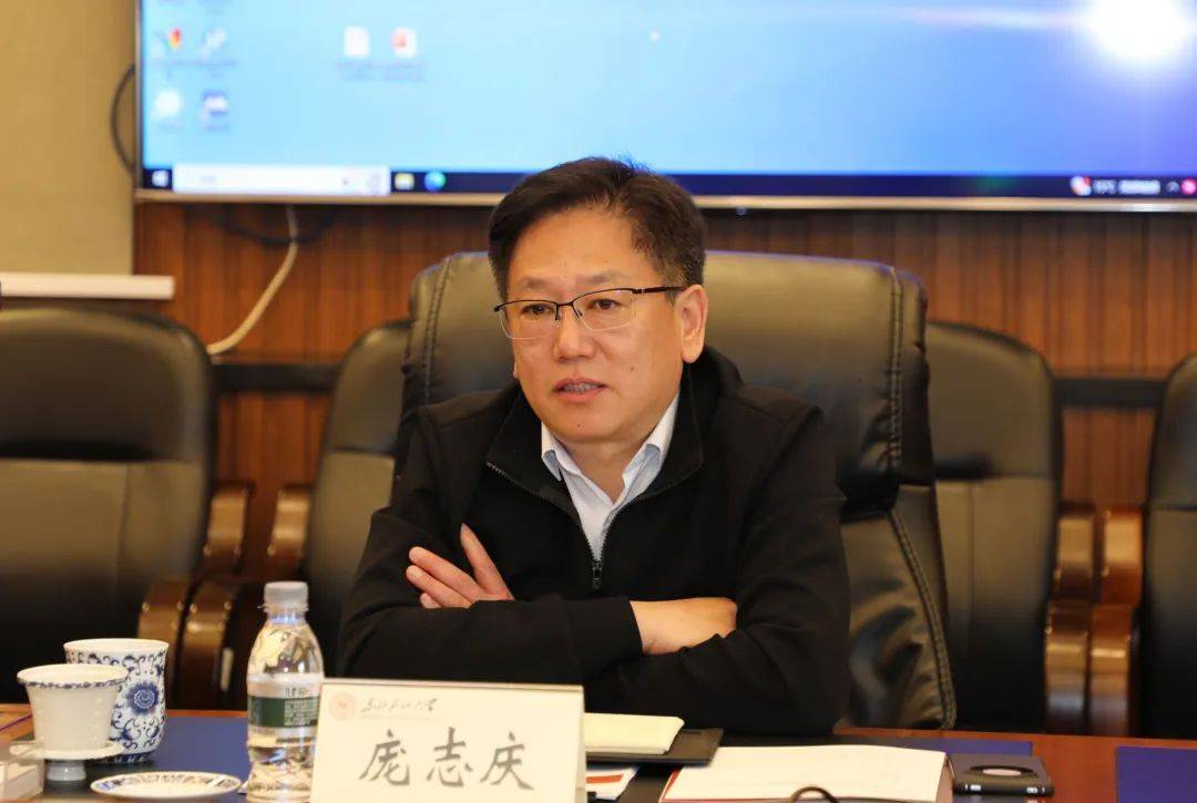 东油与大庆油田有限责任公司新能源事业部召开校企合作交流会