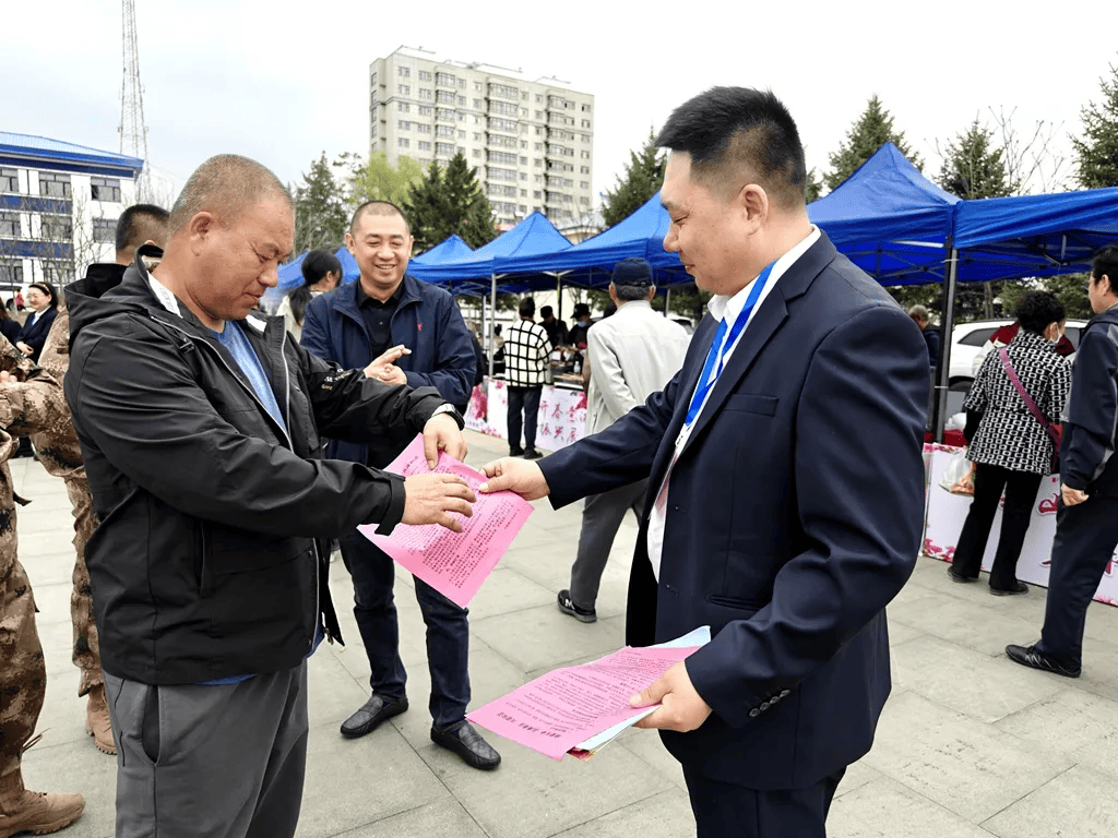 密山市兴凯镇开展"抵制高额彩礼 倡导文明婚俗"系列宣传活动