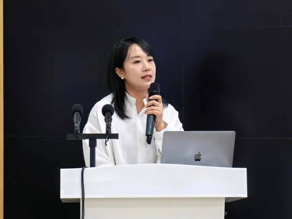 李东慧,卢虹言,陈丹蕾,刘冰,潘璐璐6位杰出代表,其中既有传统媒体如