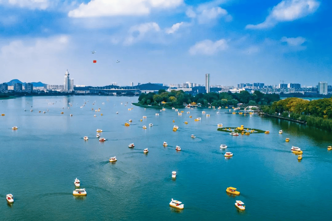 跟着赛事去旅行丨"艇"进玄武湖,玩转"体育 "!_运动_赛艇_南京