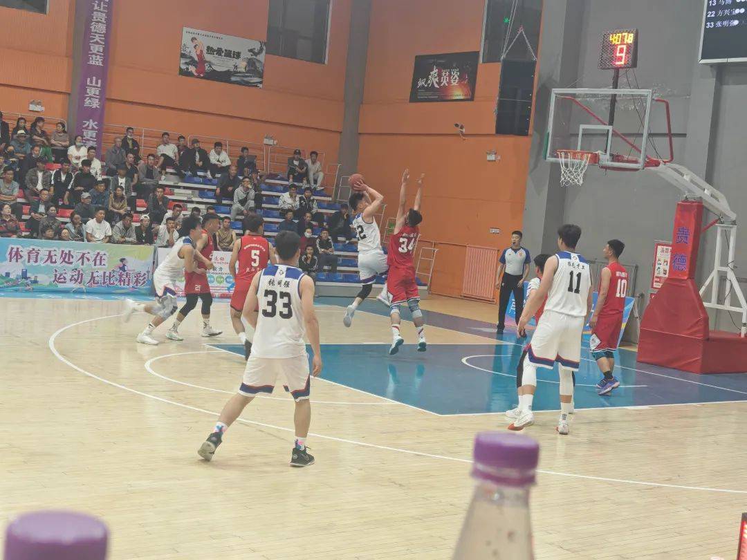 贵德县2024"黄河杯"全省篮球邀请赛昨日激战十二场 贵德县队两连胜喜